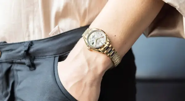 Zegarek damski Roxy – eleganckie modele, które zachwycają stylem