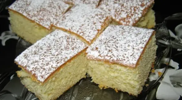 Pyszne ciasto jogurtowe z mąki kukurydzianej - bezglutenowy przepis