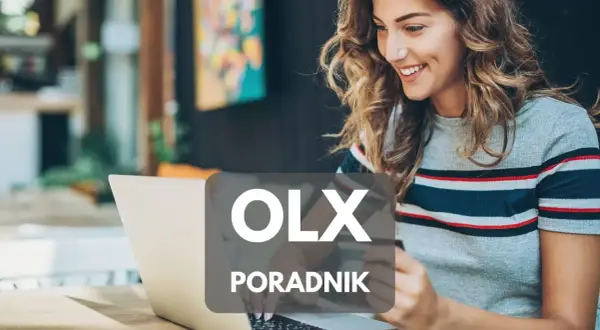 Uśmiechnięta kobieta korzysta z laptopa, ucząc się, jak kupować na OLX. Na ekranie widnieje napis "OLX PORADNIK".