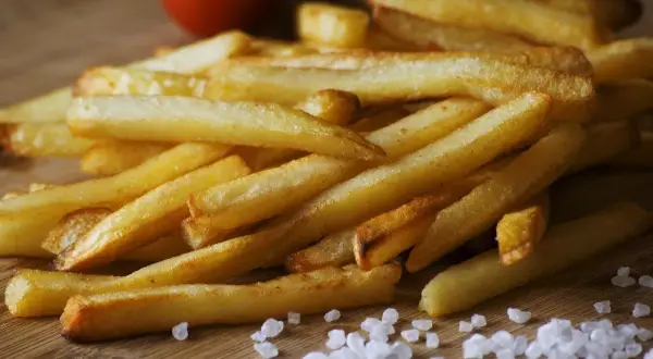 Ile smażyć frytki? Czas, temperatura i sekret chrupkości