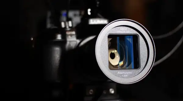 Obiektyw anamorficzny co to - kluczowe informacje i zastosowania w filmowaniu