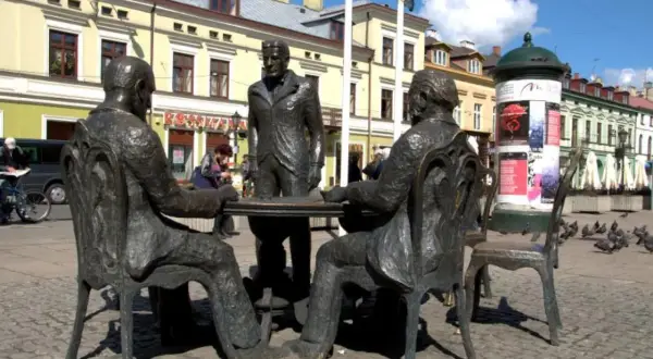 Co zwiedzić w Łodzi? Odkryj miasto murali i fabrykantów!