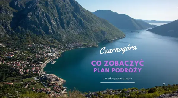 Widok na zatokę i malownicze czarnogóra miasta w otoczeniu gór. Plan podróży po wybrzeżu.
