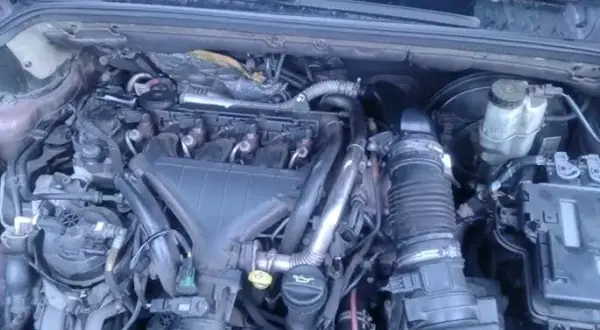 Ile wchodzi płynu do chłodnicy peugeot 407? Sprawdź pojemności dla silników