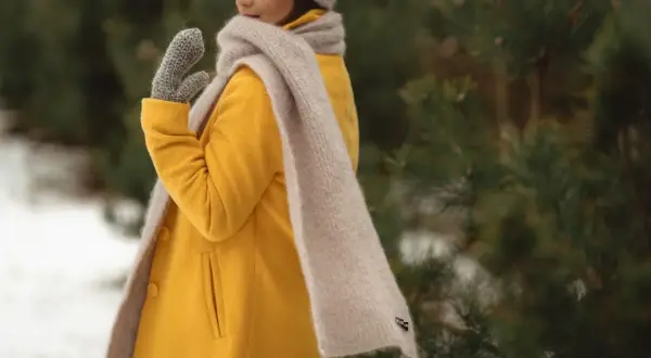 Jaki szalik do musztardowego płaszcza? Odkryj idealne połączenia i style