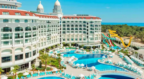 Jaki hotel w Side? Odkryj luksusowe opcje, które Cię zachwycą