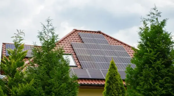 Ile kosztuje panel fotowoltaiczny i cała instalacja? Zobacz dotacje!