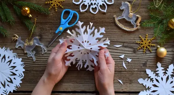 DIY ozdoby świąteczne: Jak stworzyć modne dekoracje krok po kroku?