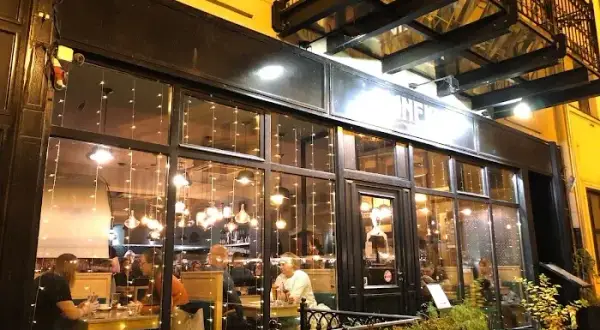 Gdzie zjeść w Toruniu? Odkryj najlepsze restauracje i dania