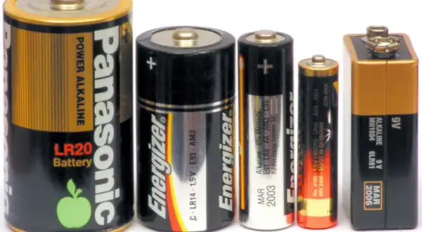Pojemność baterii alkalicznych: jak wybrać najlepsze modele?