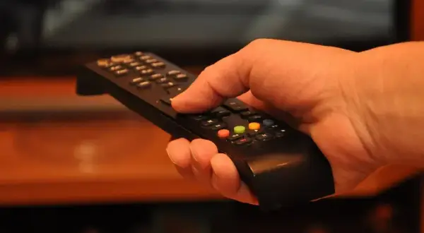 Ile prądu pobiera tv i telewizory LCD? Prawdziwe koszty i zużycie energii