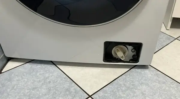 Filtr pompy w pralce Samsung, być może problem z błędem 5c.