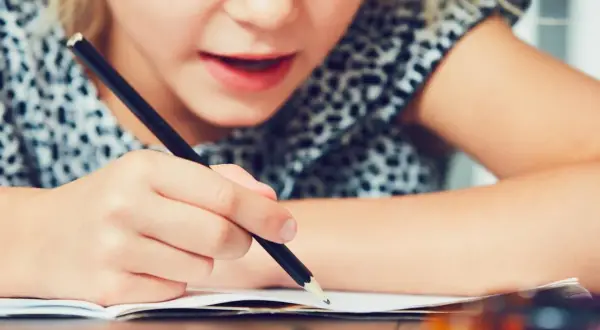 Kto diagnozuje dysleksję? Sprawdź, jak uzyskać pomoc specjalistów