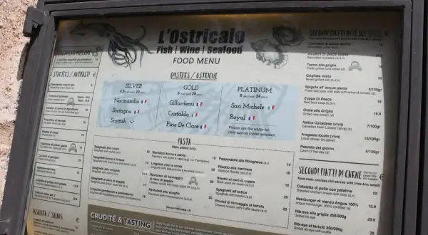 Menu z Malty: ostrygi Silver (4.5€/szt.), Gold (5€/szt.), Platinum (6€/szt.). Ceny dań głównych od 10€.