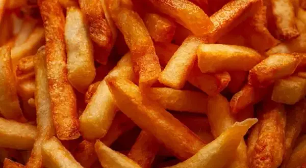 Frytki jak z restauracji? Chrupiące domowe frytki: przepis!