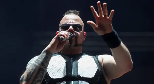 Koncert Sabaton: Ile trwa? Planuj wieczór bez niespodzianek!