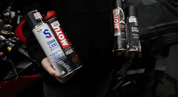 Jaki smar do łańcucha motocyklowego? Twój wybór, Twoje bezpieczeństwo