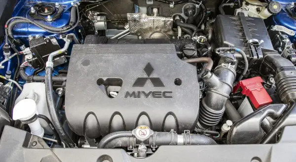 Silnik MIVEC w Mitsubishi ASX. Wiele osób szuka mitsubishi asx opinie, a ten silnik to serce tego SUV-a.