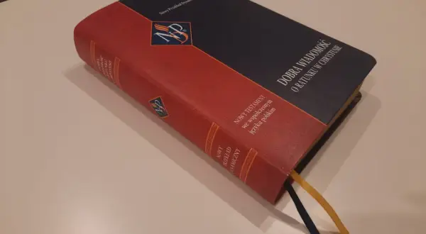 Nowy Testament "Dobra Wiadomość" z imprimatur, we współczesnym języku polskim.