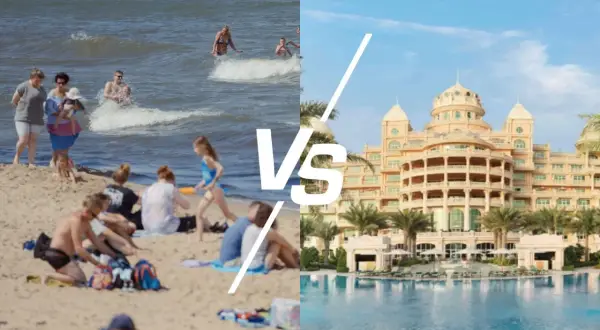 Podział na plażę z ludźmi i luksusowy hotel z basenem.