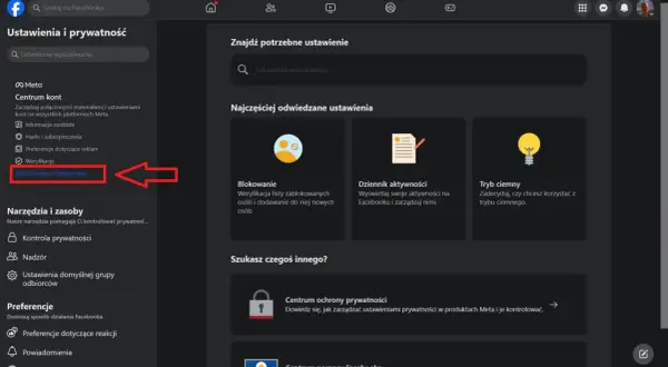 Zrzut ekranu z ustawieniami Facebooka, pokazujący opcję "Zobacz więcej w Centrum kont", która jest kluczowa, by dowiedzieć się, jak wylogować się z fb na innych urządzeniach.