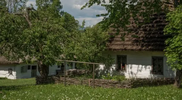 Skansen Nowy Sącz: Zaplanuj wizytę! Ceny, godziny, atrakcje