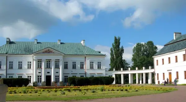 Zwiedzanie Pałacu w Kocku: historia, zabytki i architektura