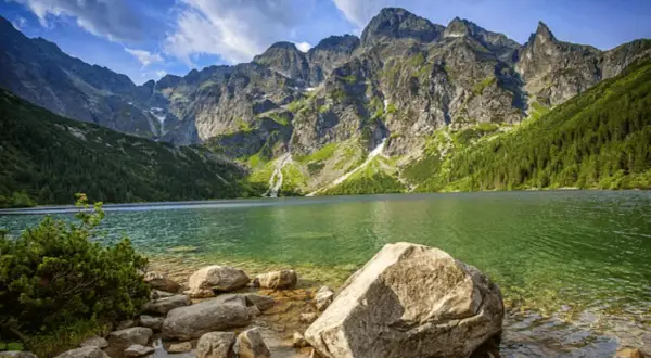 Morskie Oko szlak: ile km, ile czasu? Planuj wycieczkę idealnie!
