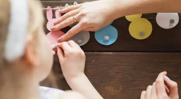 Sensoryczne zabawki dla 2 latka, które rozweselą i stymulują malucha