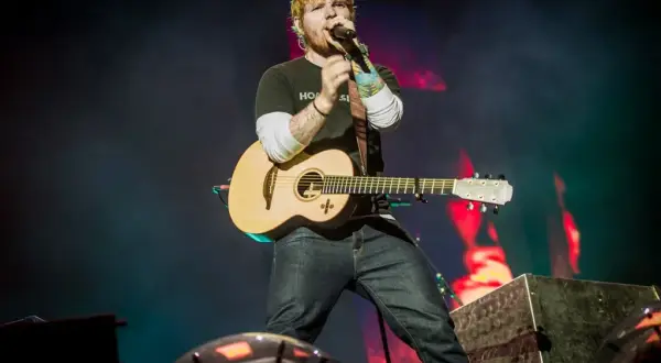 Ile zarabia Ed Sheeran za koncert? Zaskakujące kwoty występów na żywo