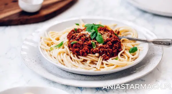 Ania Starmach: Spaghetti bolognese przepis na perfekcyjny sos