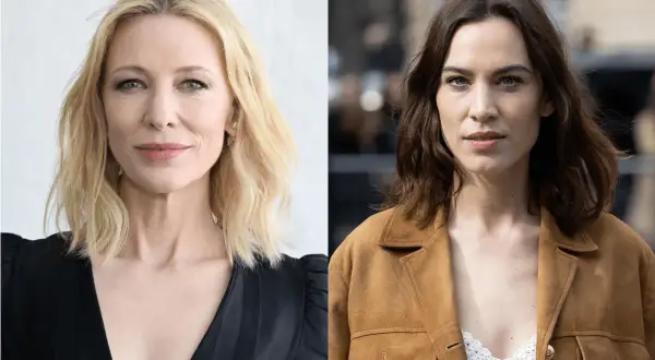 Cate Blanchett z blond włosami do ramion cieniowanymi z przodu i Alexa Chung w brązowej kurtce.