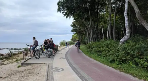 Ile km z Ustronia Morskiego do Kołobrzegu? Sprawdź różne trasy