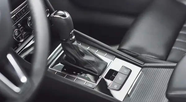 Dlaczego nie można holować automata? Uniknij kosztownych uszkodzeń
