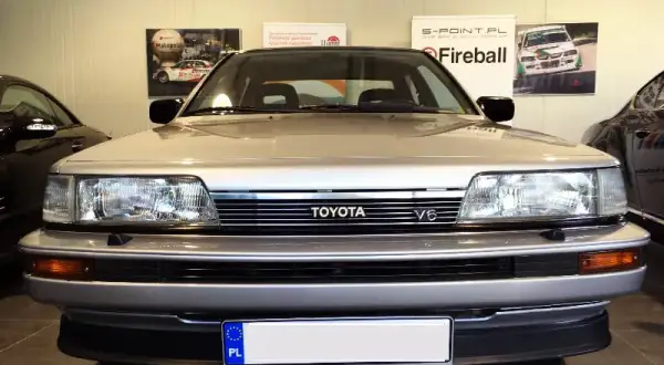 Skąd pochodzi firma Camry? Odkryj jej fascynującą historię w Polsce