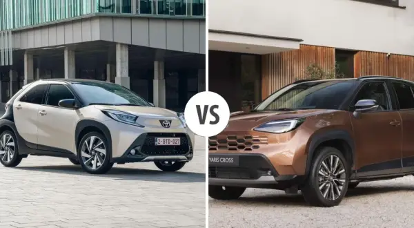 Porównanie dwóch miejskich SUV-ów: beżowego Toyoty Aygo X i brązowego Yarisa Cross. Sprawdź toyota aygo x wymiary i różnice.