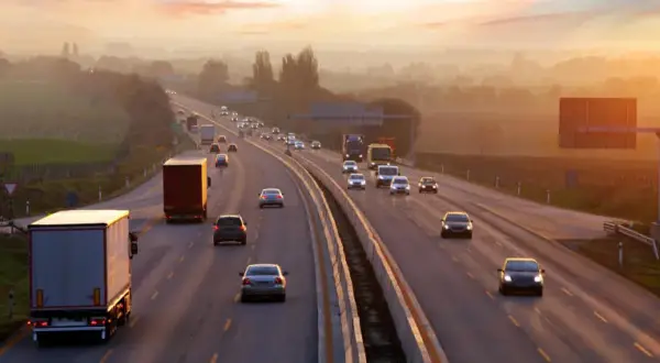 Naczepa Jumbo co to? Poznaj jej zalety i zastosowanie w transporcie
