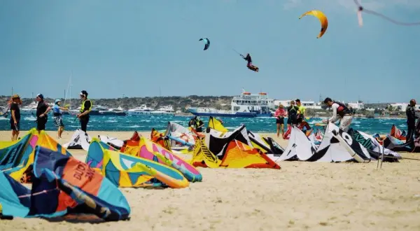 Kitesurfing od czego zacząć? Kompletny przewodnik dla początkujących