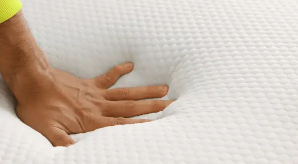 Materac piankowy czy sprężynowy? Wybierz idealny dla siebie!