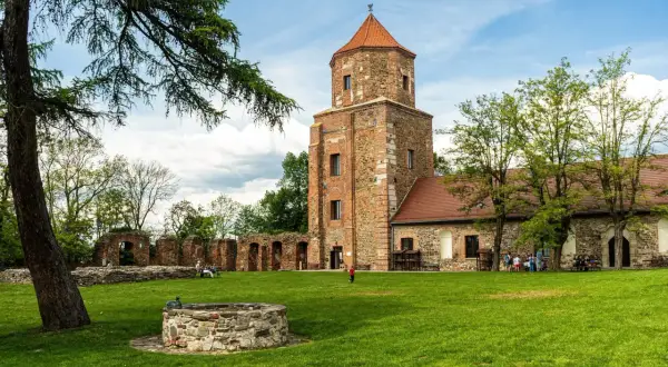 Zamek w Toszku: Fascynująca historia i tajemnice, które zaskakują