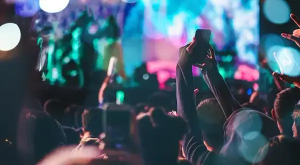 Gdzie bezpiecznie kupić bilety na koncert, aby uniknąć oszustw