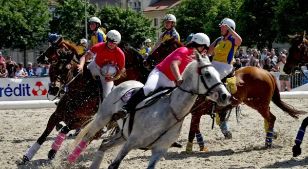 Sport konny jeździectwo: odkryj fascynujące dyscypliny i historię