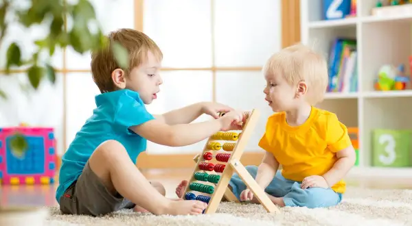 Wczesna matematyka dla przedszkolaka: Klucz do rozwoju i radości?