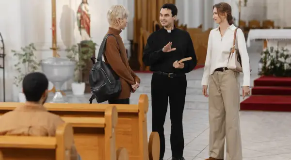 Jakie są wspólnoty w kościele i jak wpływają na życie wiernych