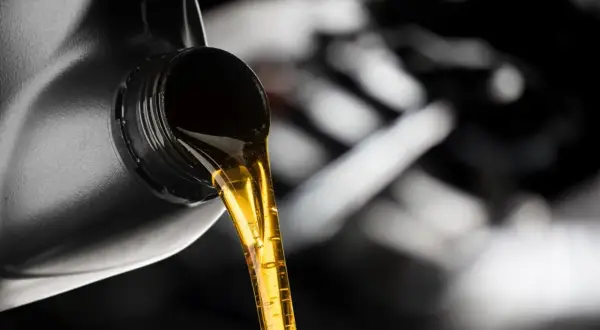Olej Motul 10W40: Jaki wybrać? Jak rozpoznać oryginał? Poradnik