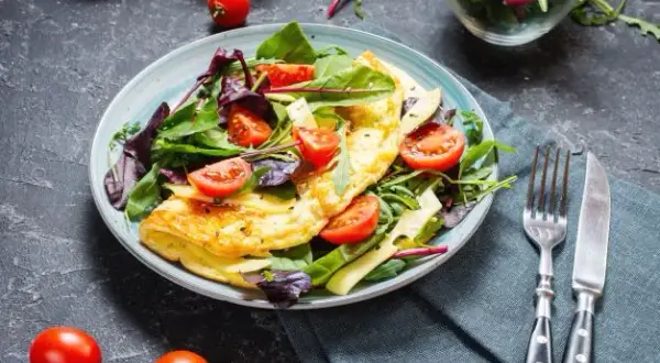 Ile kalorii ma omlet z 3 jaj? Zaskakujące różnice w kaloriach!