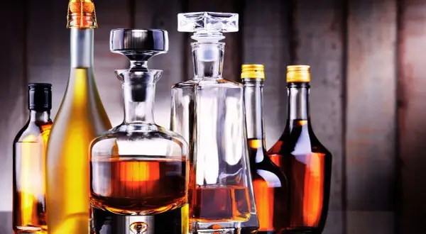 Ile alkoholu można przewieźć do UK? Poznaj aktualne limity i zasady