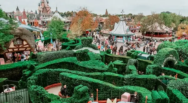 Disneyland Paris: Die besten Attraktionen & Wartezeiten meistern