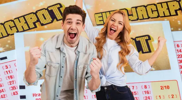 Szczęśliwa para świętuje wygraną w Eurojackpot. Zastanawiasz się, ile czasu na odebranie wygranej w Eurojackpot?