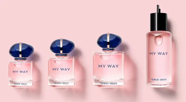 Perfumy damskie My Way Giorgio Armani w różowych flakonach z granatowymi nakrętkami. Różne rozmiary flakonów.